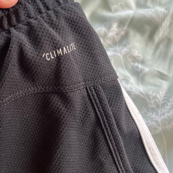 Adidas mesh shorts - Picture 3 of 4